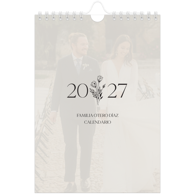 Calendario personalizado A5 — Iniciales en flor [portada]