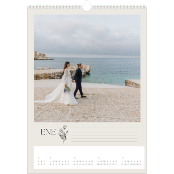 Calendario personalizado A3 — Iniciales en flor