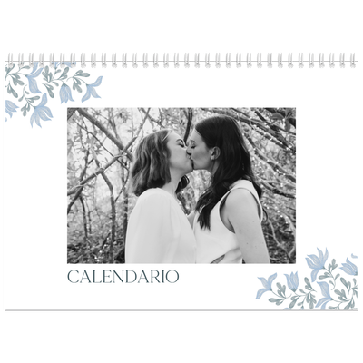 Calendario personalizado doble A4 — Romance en blanco y azul [portada]