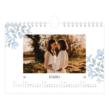Calendario personalizado A5 horizontal — Romance en blanco y azul