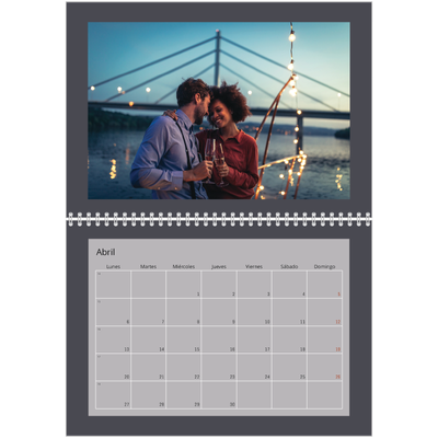 Calendario personalizado doble A4 — Colorea mi mundo [Abril]