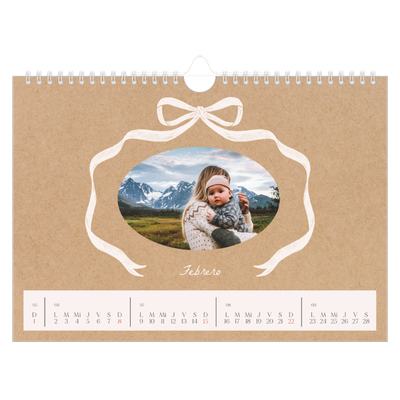 Calendario A4 horizontal — Papel kraft y lazo [Febrero]