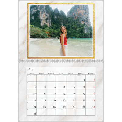 Calendario personalizado doble A4 — Marco de mármol dorado [Marzo]