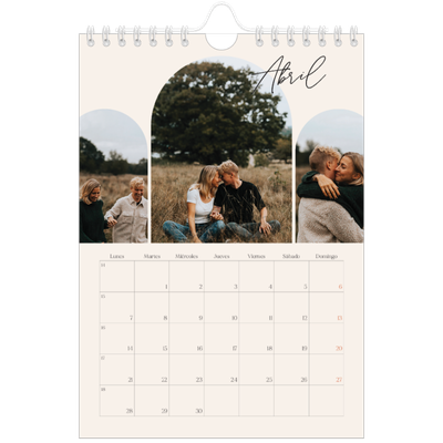 Calendario personalizado A5 — Arco de recuerdos [Abril]
