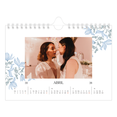Calendario personalizado A5 — Romance en blanco y azul [Abril]