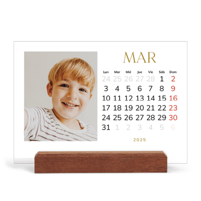 Calendario de mesa con base de madera - apaisado  — Texto dorado grande [Marzo]