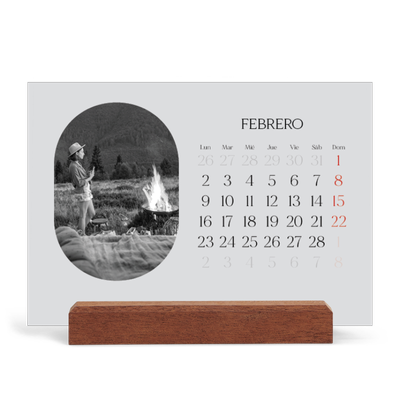 Calendario de mesa con base de madera - apaisado  — Ruta de aventuras [Febrero]