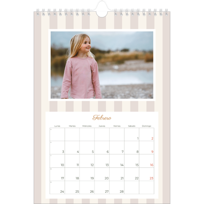 Calendario personalizado A4 — Letras y rayas [Febrero]