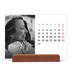 Calendario de mesa con base de madera - apaisado  — Escritura elegante [Marzo]