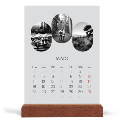 Calendario de mesa con base de madera - vertical  — Ruta de aventuras [portada]