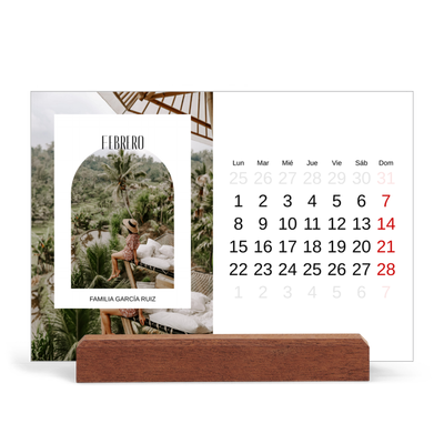 Calendario de mesa con base de madera - apaisado  — El arco abierto [Febrero]